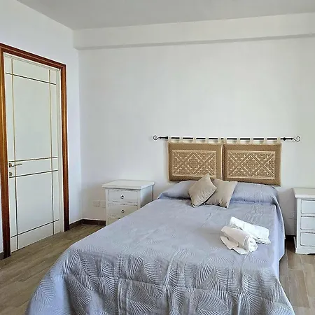 With Air Conditioning In Apartamento Castelsardo