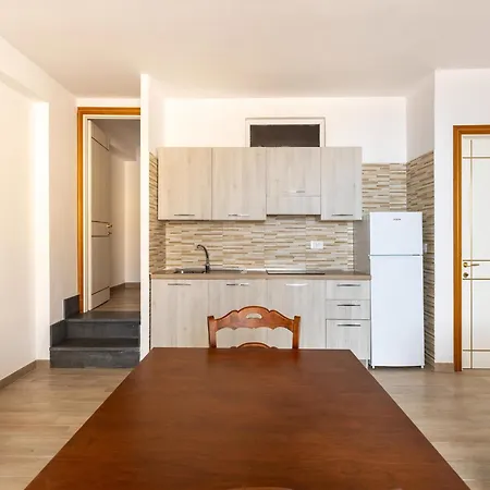 With Air Conditioning In קאסטלסארדו