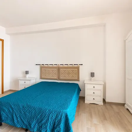 With Air Conditioning In Castelsardo