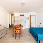 Aria Condizionata E Terrazza Vista Mare 카스텔사르도