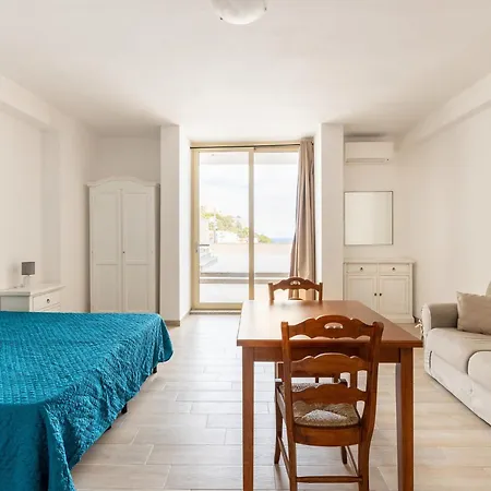 With Air Conditioning In Apartment